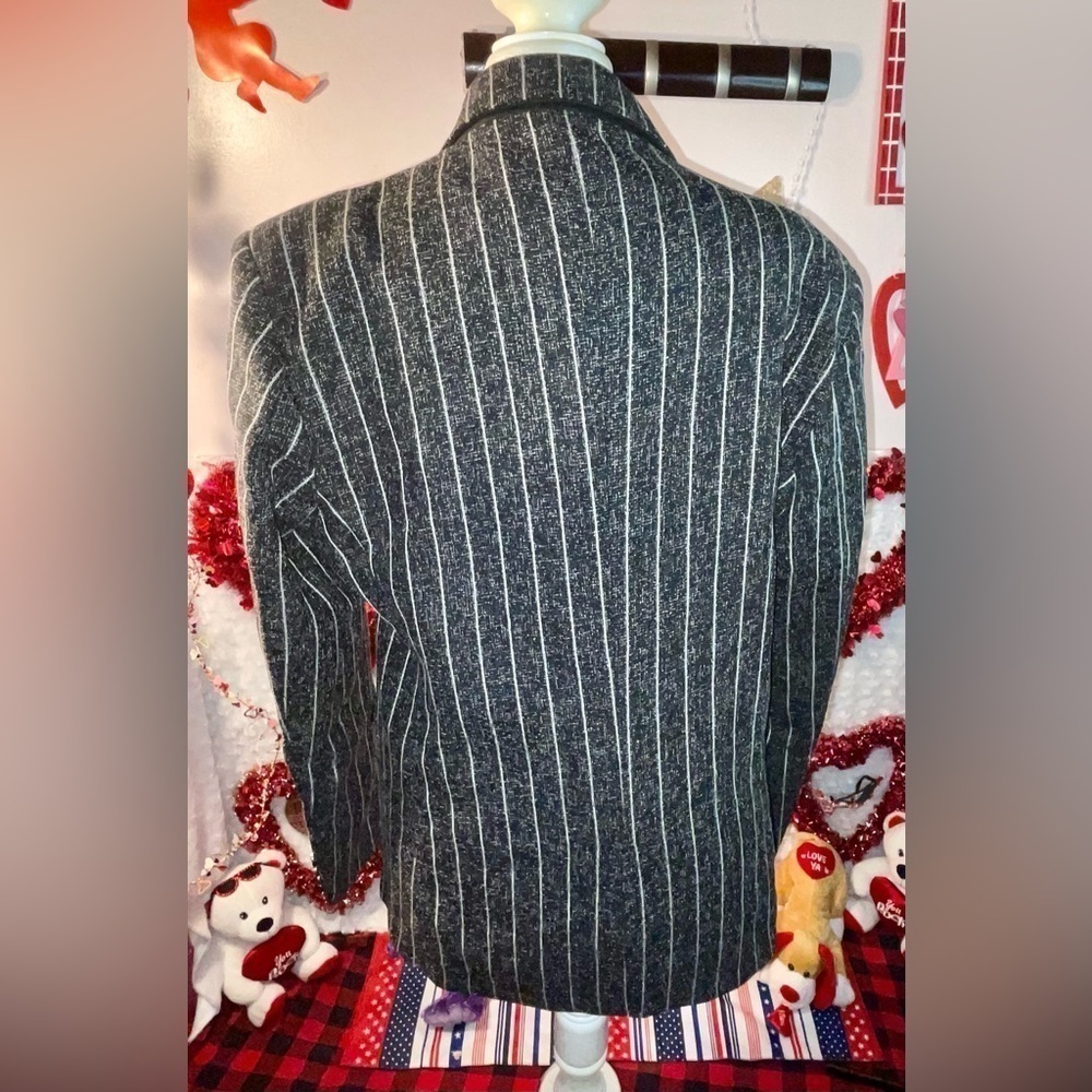 NWT Lined Chartou Blazer Size Medium and includes shoulder pads - Picture 8 of 16